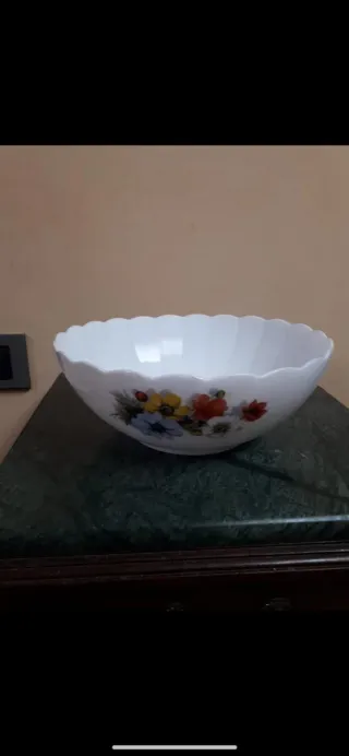 Ciotola in porcellana decorata con fiori