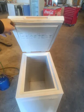 Congelador pequeño blanco