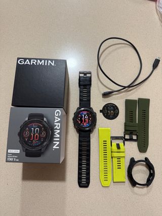 Reloj Garmin Fenix 8 Negro/Verde/Amarillo, 51mm.