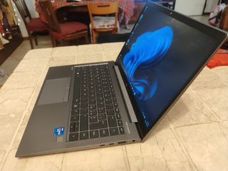 HP Zbook Firefly 14 G8