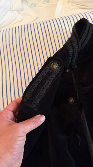 Chaqueta negra estilo domador