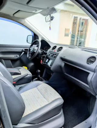 Volkswagen Caddy 2011