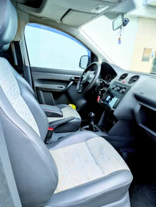 Volkswagen Caddy 2011