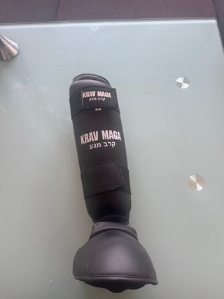 Guantes y espinilleras Krav Maga