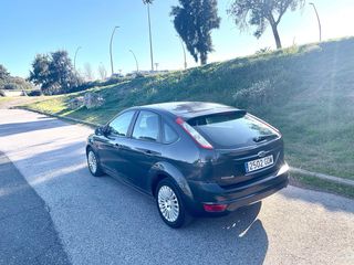 Ford Focus 1.6 105 CV