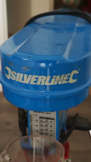 Taladro vertical azul