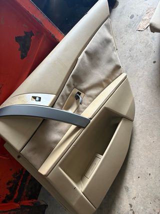 Asientos Delanteros y Paneles Traseros E60