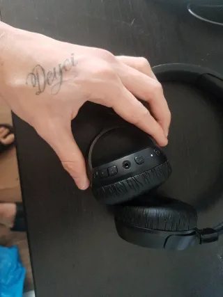 Auriculares JBL Tune 660NC Negros