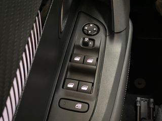 Peugeot 2008 Allure Hybrid 1.2 145CV eDCS6 MHEV!!!