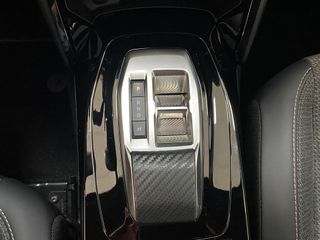 Peugeot 2008 Allure Hybrid 1.2 145CV eDCS6 MHEV!!!