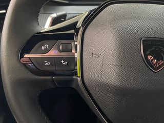 Peugeot 2008 Allure Hybrid 1.2 145CV eDCS6 MHEV!!!