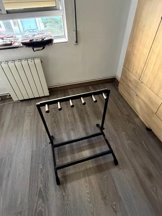 Supporto per 5 chitarre