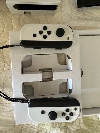 Nintendo Switch OLED Blanca y Negra