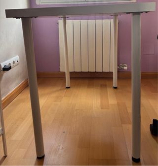 Mesa Escritorio Blanca Madera.  Medidas 60X100cm.