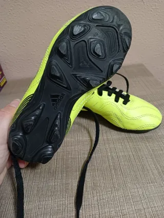 Botas de fútbol Adidas niño talla 28.5