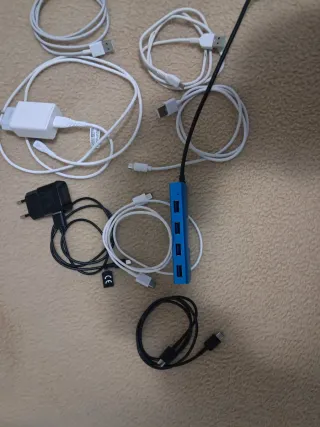 Cables y cargadores varios