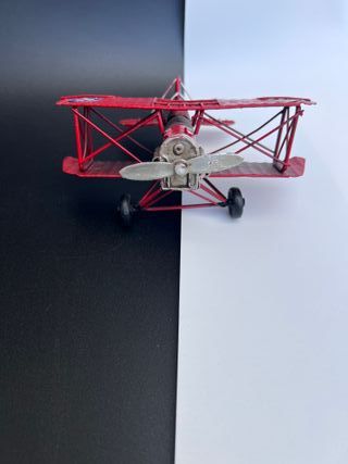 Avión de hojalata rojo modelo antiguo 16cm
