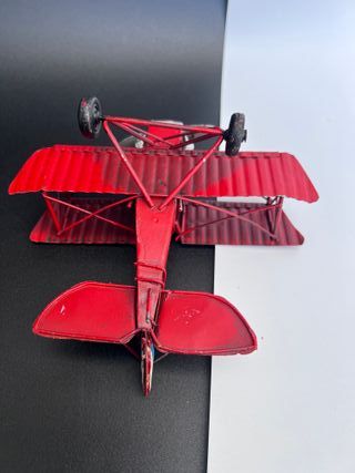Avión de hojalata rojo modelo antiguo 16cm