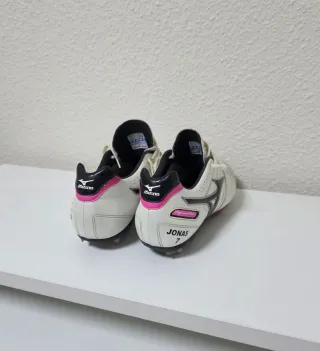 Botas de fútbol mizuno de Jonas Gonçalves