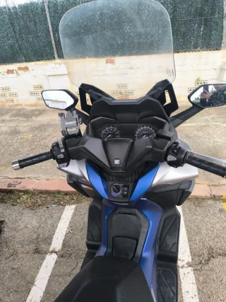 Honda Forza 125 Maxi Scooter