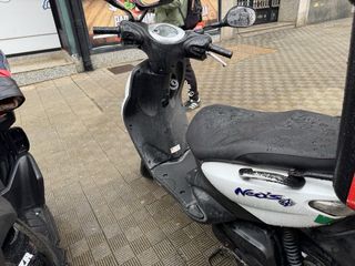 Yamaha Neox 50cc 4T Scooter Blanca