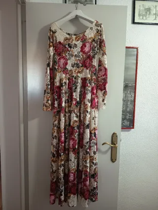 Vestido largo encaje floral