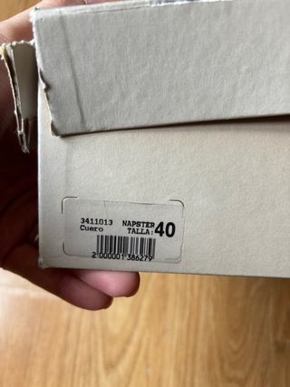 Botas altas negras con tacón en piel