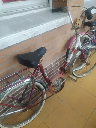 Bicicleta clásica roja