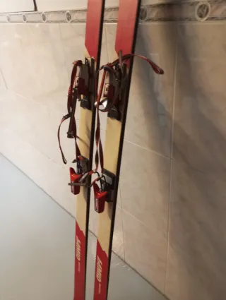 Dos pares de Esquís LOOK Junior con fijaciones