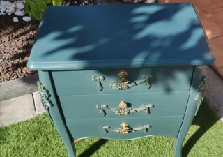 Mesilla verde intenso con 3 cajones