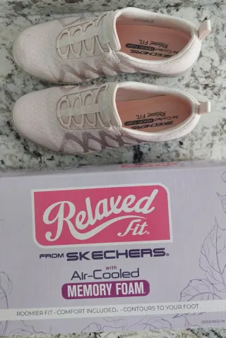 Zapatillas Skechers Air-Cooled Memory Foam Beige/R