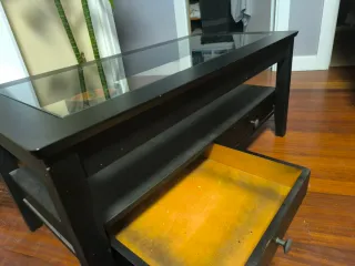 Mesa de centro negra con cristal y elevable