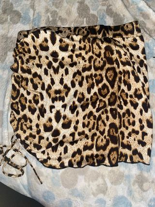 Falda con estampado de leopardo Falda de cuero