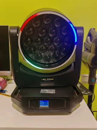 Cabeza móvil LED Wash