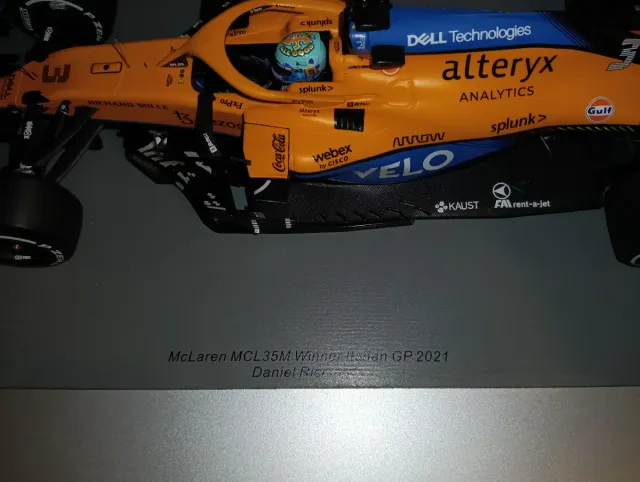 McLaren MCL35M Spark 1:18 Daniel Ricciardo