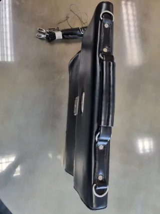 Maletín de piel negro