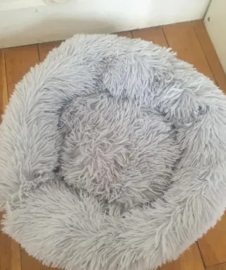 Cama para perro/gato suave gris