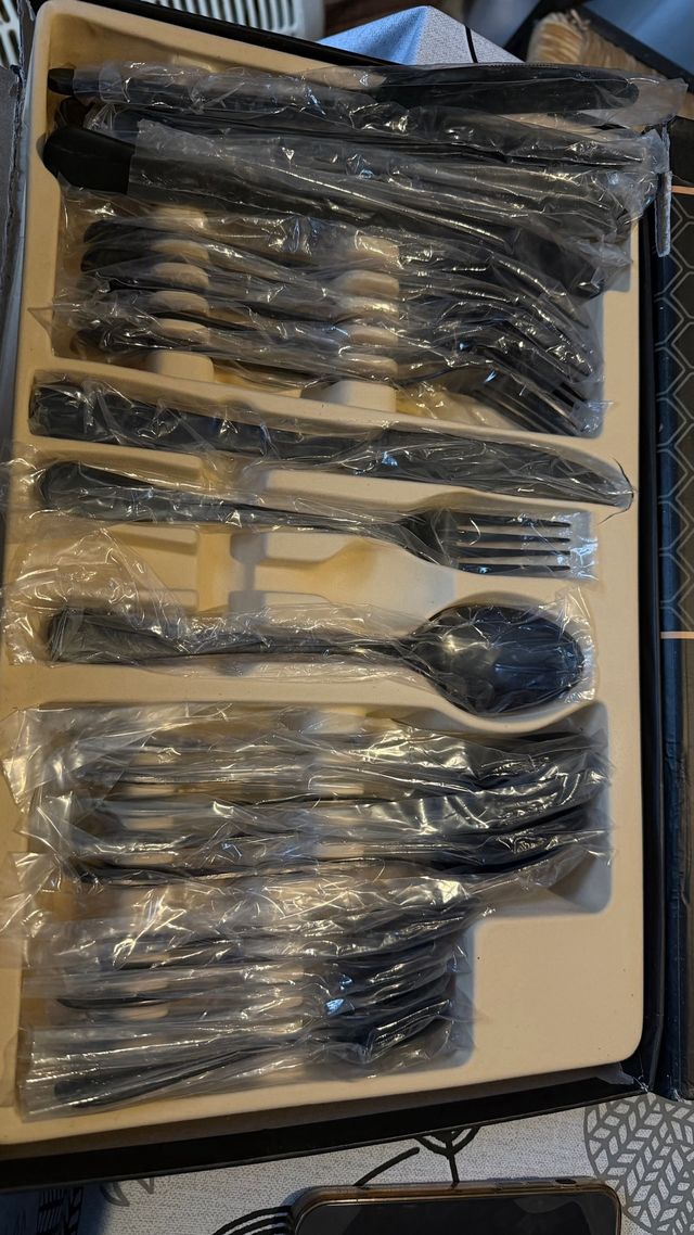 Juego Cubiertos 24 Piezas Negro/Plata