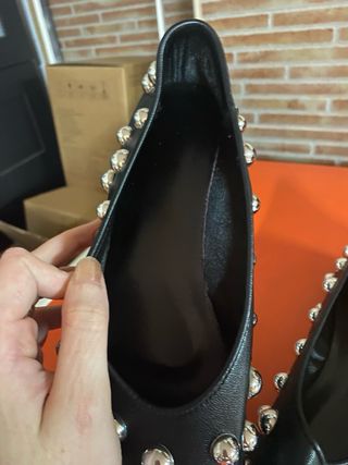 Bailarinas negras con remaches plateados