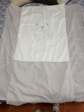 Protector y colcha cuna oso