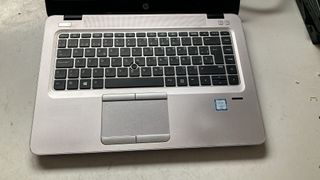 HP 840 G3 con 2 discos duros