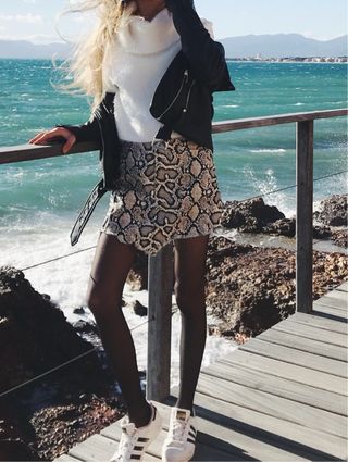 Falda Zara Estampado Serpiente