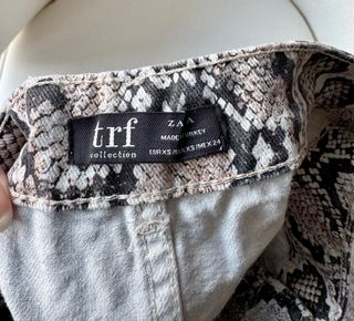 Falda Zara Estampado Serpiente