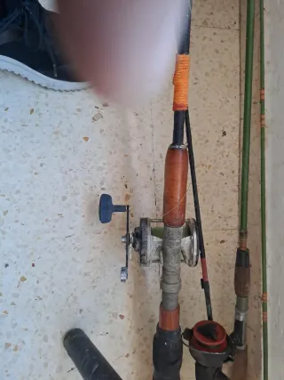 Caña de pescar con carrete