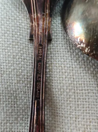 Set de cubiertos metálicos vintage