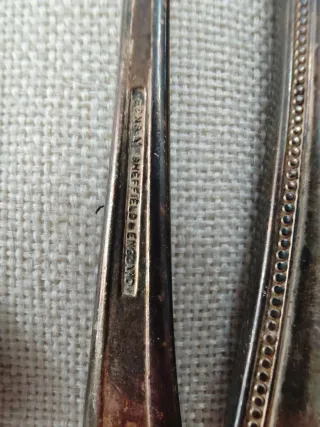 Set de cubiertos metálicos vintage