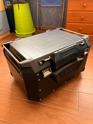 Top Case Givi Trekker Outback 58L