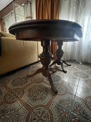 Mesa de comedor de madera y 6 sillas