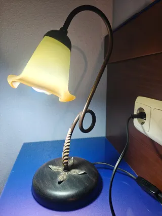 Lámpara de mesa clásica