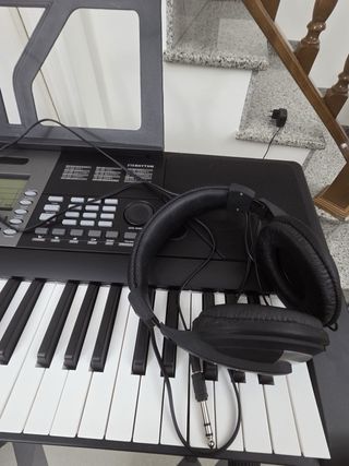 Teclado Electrónico EK T750 + accesorios